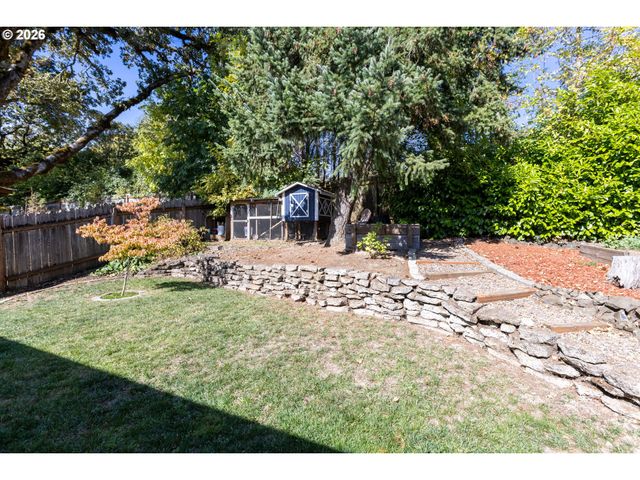 583 CANBERRA Dr, Philomath, OR 97370