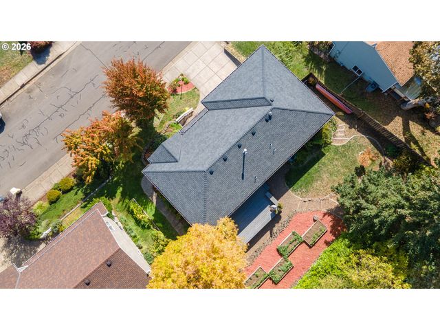 583 CANBERRA Dr, Philomath, OR 97370