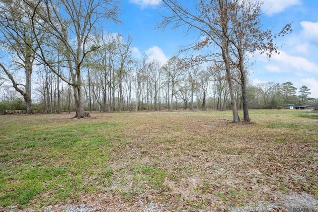 10642 Summerside Dr, Baker, LA 70714
