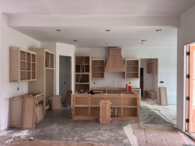 10642 Summerside Dr, Baker, LA 70714