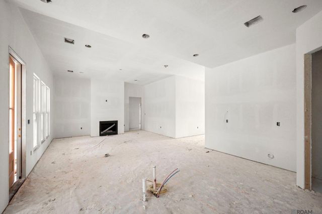 10642 Summerside Dr, Baker, LA 70714