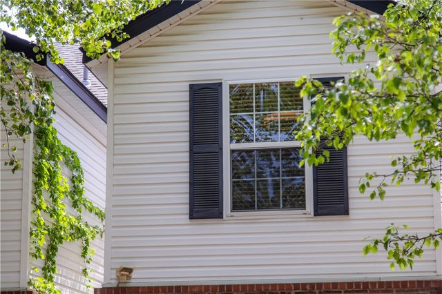 908 S Wood Avenue, Fayetteville, AR 72701