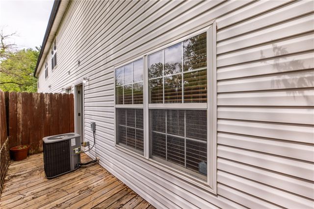 908 S Wood Avenue, Fayetteville, AR 72701