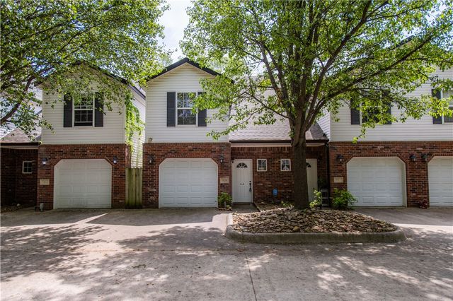 908 S Wood Avenue, Fayetteville, AR 72701