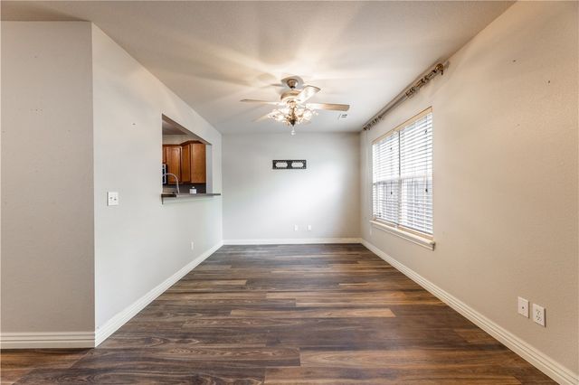 908 S Wood Avenue, Fayetteville, AR 72701