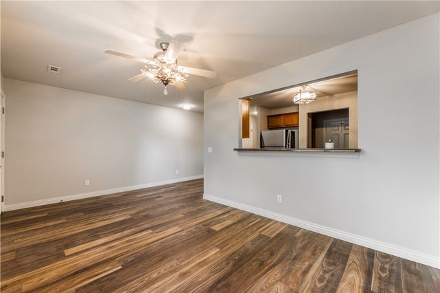 908 S Wood Avenue, Fayetteville, AR 72701
