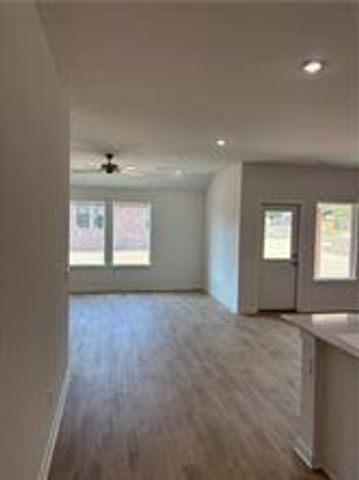 814 Heeler Avenue, Lowell, AR 72745