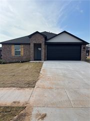814 Heeler Avenue, Lowell, AR 72745
