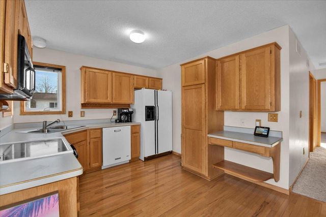 402 13th Avenue NE, Buffalo, MN 55313