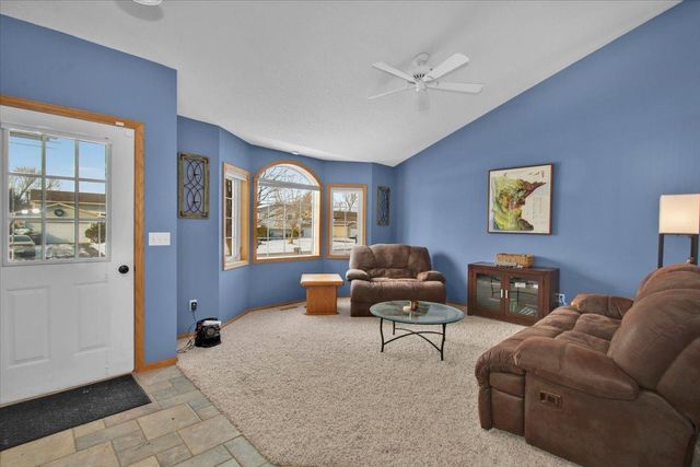 402 13th Avenue NE, Buffalo, MN 55313