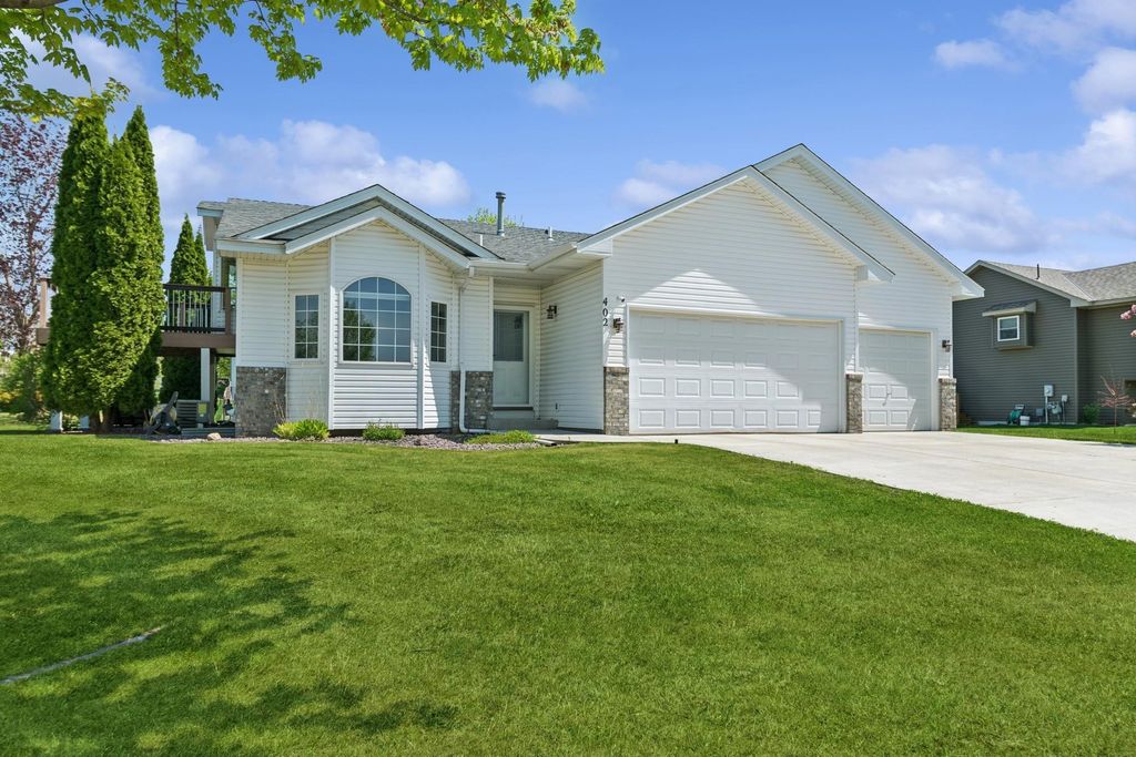402 13th Avenue NE, Buffalo, MN 55313