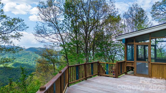 1602 Forest Run Road, Whittier, NC 28789