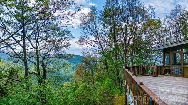 1602 Forest Run Road, Whittier, NC 28789