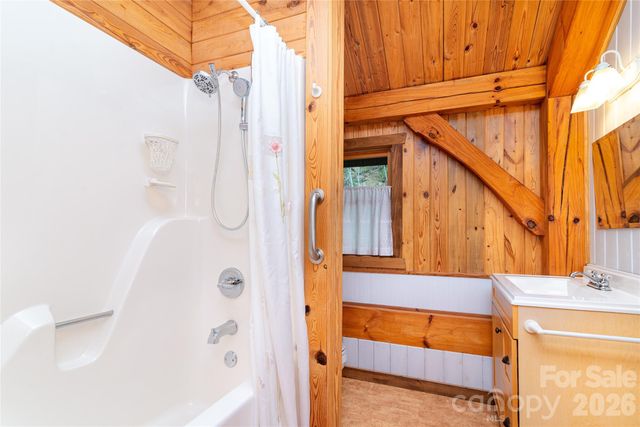 1602 Forest Run Road, Whittier, NC 28789