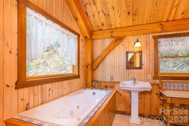 1602 Forest Run Road, Whittier, NC 28789