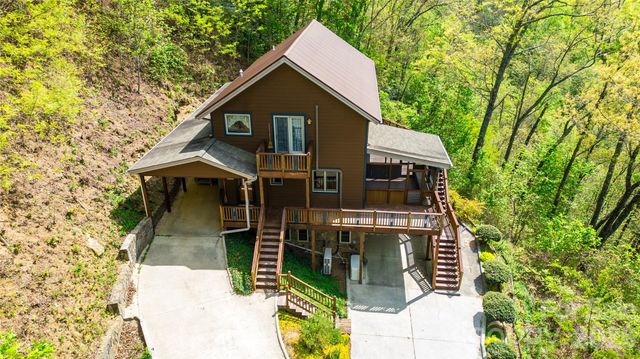 1602 Forest Run Road, Whittier, NC 28789