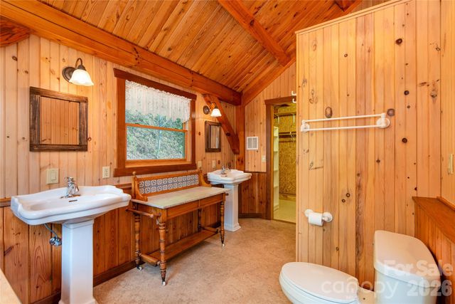 1602 Forest Run Road, Whittier, NC 28789