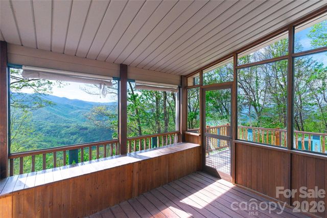 1602 Forest Run Road, Whittier, NC 28789