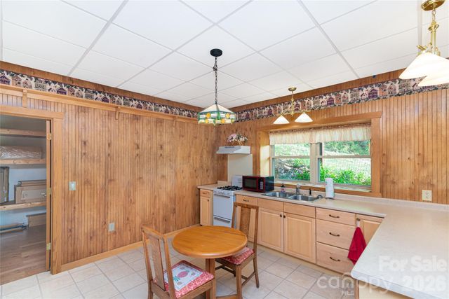 1602 Forest Run Road, Whittier, NC 28789
