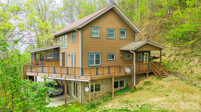 1602 Forest Run Road, Whittier, NC 28789