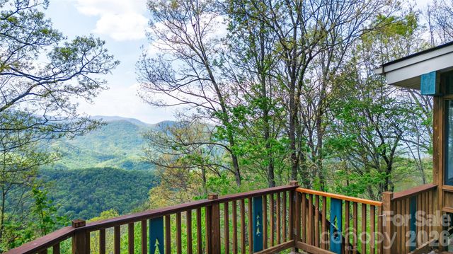 1602 Forest Run Road, Whittier, NC 28789