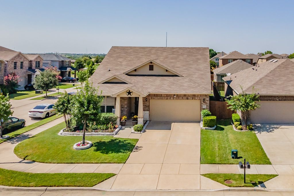 2007 Windsong Drive, Heartland, TX 75126