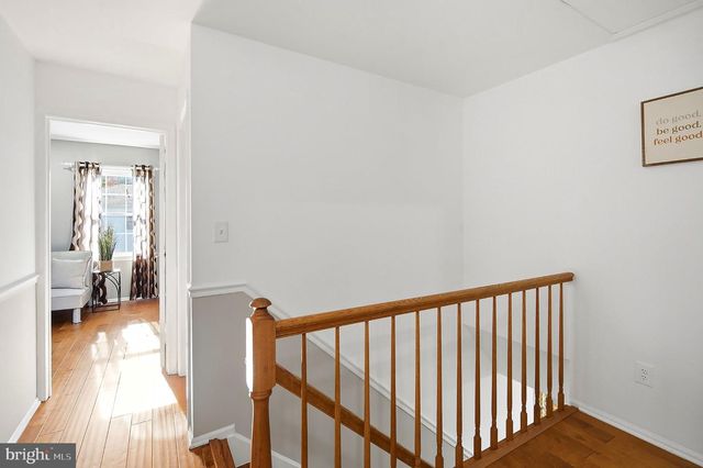 78 HENDERSON RD, Kendall Park, NJ 08824