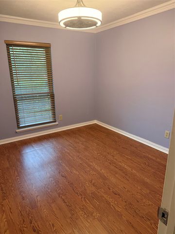 306 Timberleaf Drive, Grand Prairie, TX 75052