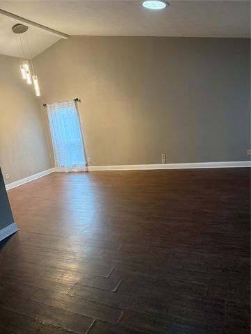 306 Timberleaf Drive, Grand Prairie, TX 75052
