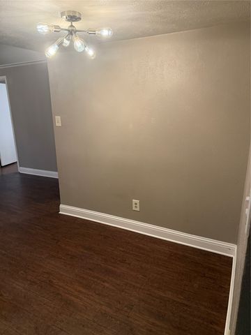 306 Timberleaf Drive, Grand Prairie, TX 75052