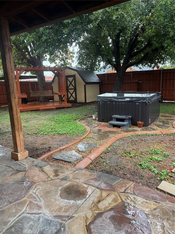 306 Timberleaf Drive, Grand Prairie, TX 75052