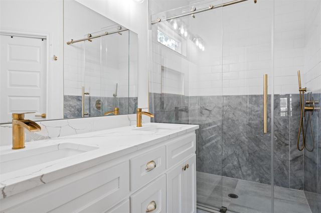 503 W Martin Luther King Jr BLVD, Taylor, TX 76574