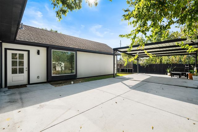 503 W Martin Luther King Jr BLVD, Taylor, TX 76574