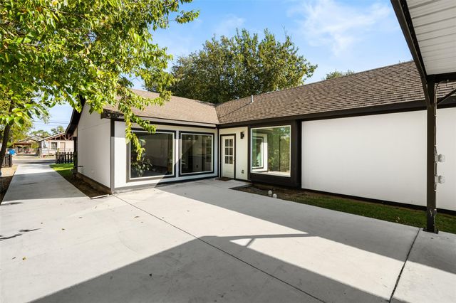 503 W Martin Luther King Jr BLVD, Taylor, TX 76574