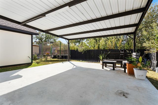 503 W Martin Luther King Jr BLVD, Taylor, TX 76574