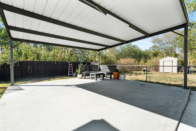 503 W Martin Luther King Jr BLVD, Taylor, TX 76574