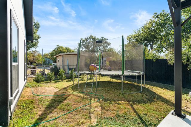 503 W Martin Luther King Jr BLVD, Taylor, TX 76574