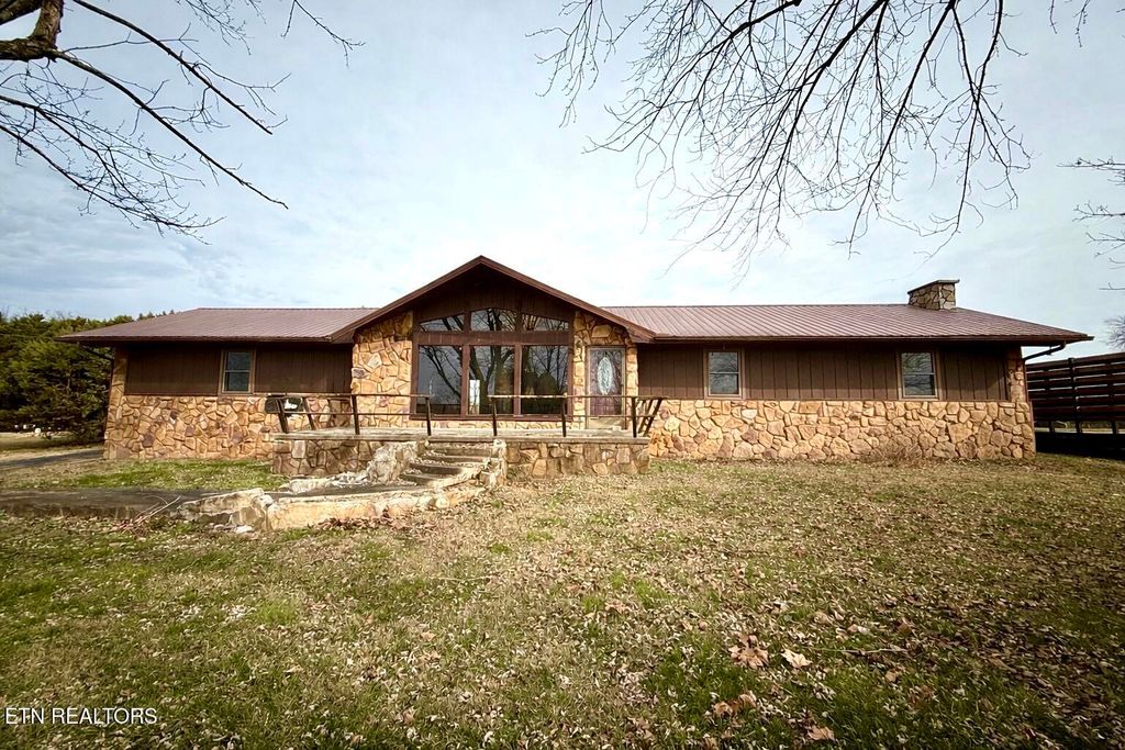 842 Collie Cove Court, Friendsville, TN 37737