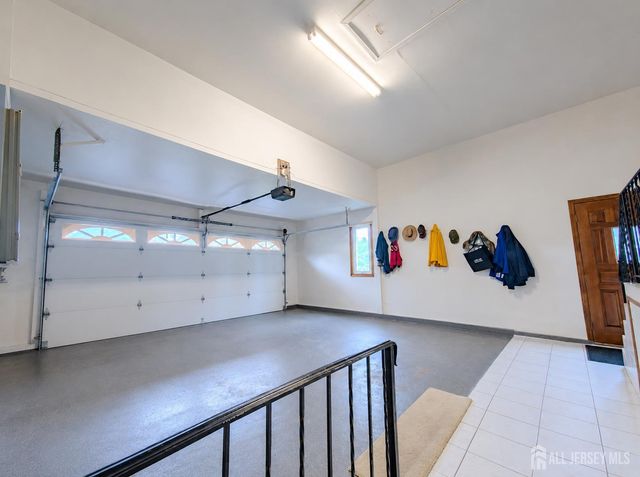 41 Edgewood Avenue, Colonia, NJ 07067
