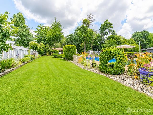 41 Edgewood Avenue, Colonia, NJ 07067