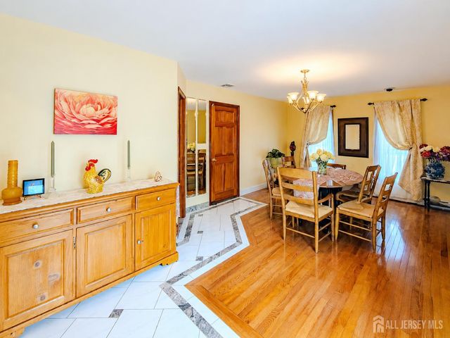 41 Edgewood Avenue, Colonia, NJ 07067