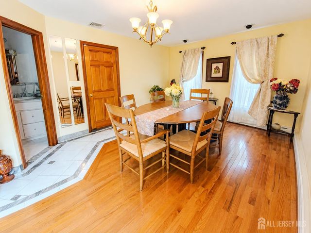 41 Edgewood Avenue, Colonia, NJ 07067