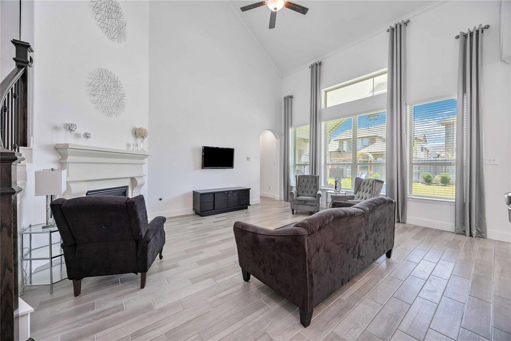 Image 13 of property listing at 6503 Elrington Heights Lane, Katy, TX 77493