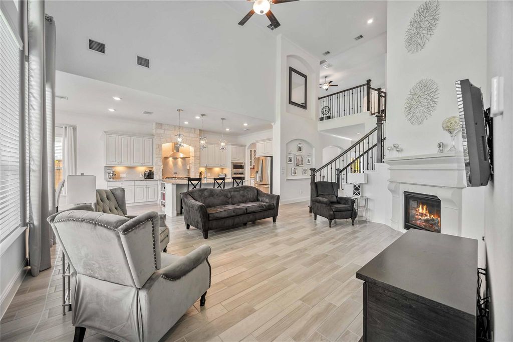 Image 15 of property listing at 6503 Elrington Heights Lane, Katy, TX 77493