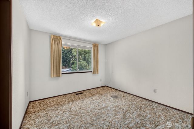 6218 99th Street Ct E, Puyallup, WA 98373