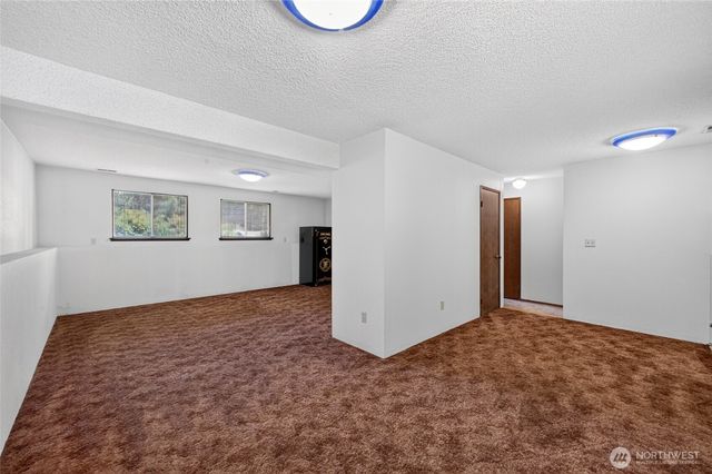 6218 99th Street Ct E, Puyallup, WA 98373