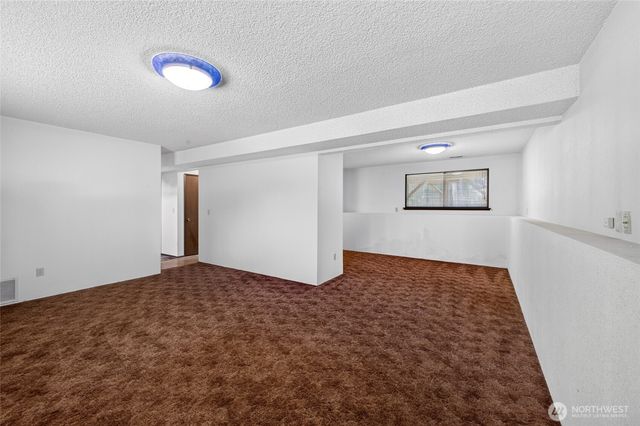 6218 99th Street Ct E, Puyallup, WA 98373