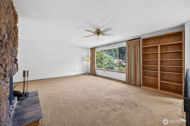 6218 99th Street Ct E, Puyallup, WA 98373