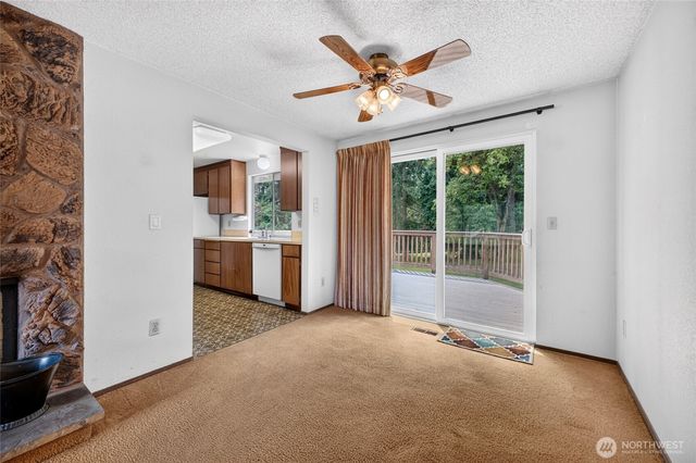 6218 99th Street Ct E, Puyallup, WA 98373
