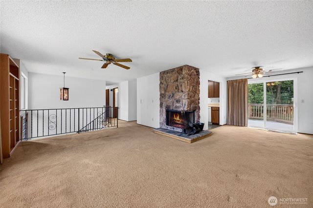6218 99th Street Ct E, Puyallup, WA 98373